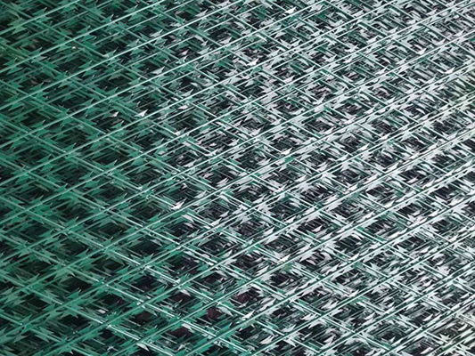 DIN1.4301 Welded Wire Mesh AISI304 Razor Mesh Fence Customized