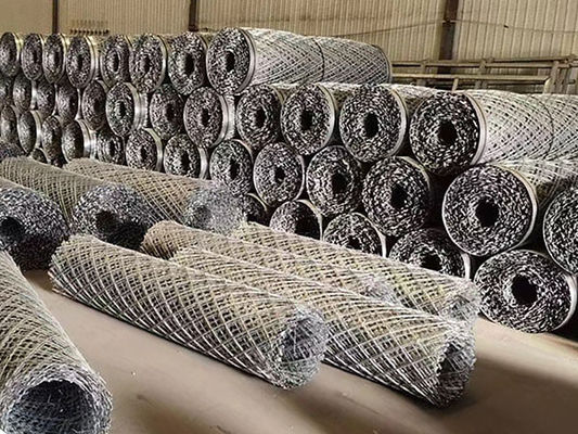 DIN1.4301 Welded Wire Mesh AISI304 Razor Mesh Fence Customized