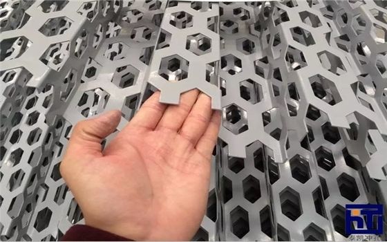 Building Facade Trellis Decorative Screen Mesh 1.2mm-4.0mm Wire Diameter