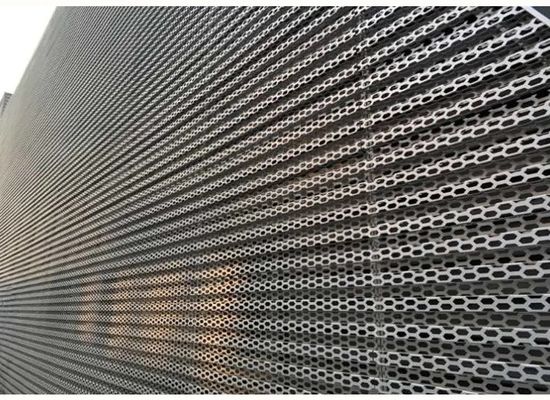 450mm Width Punched Steel Mesh Corrosion Resistant For Screening