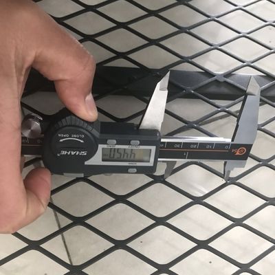 Hexagon Perforated Metal 1.5mm Thickness Perforated Stainless Steel Mesh